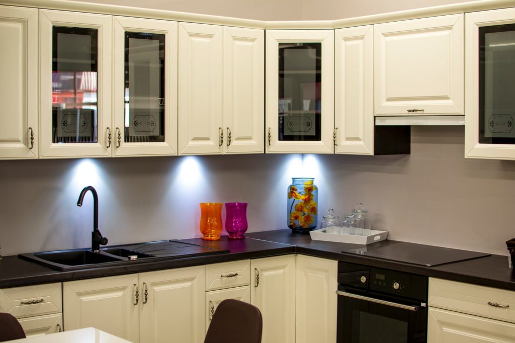 Types of cabinet doors